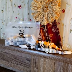 Rose Pacifier Binky Silicone bids & Animals Clip 4 Babys  3 pack NWT